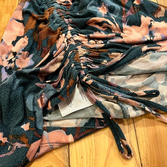 Floral Maternity Jessica Simpson Top - Picture 3 of 4